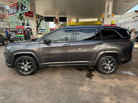 JEEP COMMANDER 1.3 T270 TURBO FLEX OVERLAND AT6 JEEP COMMANDER 1.3 T270 TURBO FLEX OVERLAND AT6